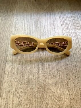 banbe the adriana cream & gold cat eye chain link retro sunglasses eyewear NEW